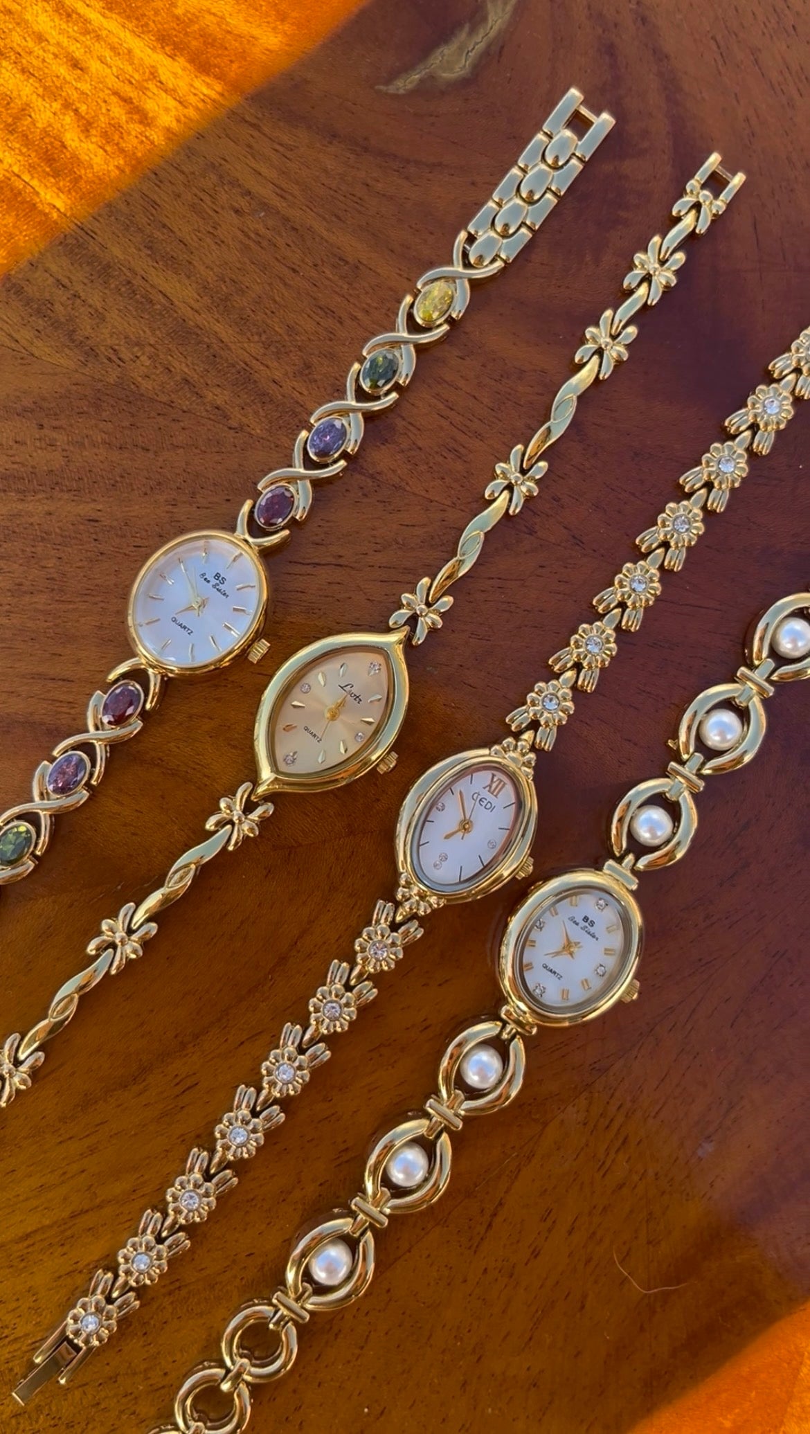 VINTAGE FLOWER WATCH (FÖRBESTÄLLNING)
